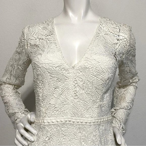 Stylestalker "NEW" White Eryn Floral V-Neck Long Sleeve Sheer Lace Dress Size M - Picture 3 of 8